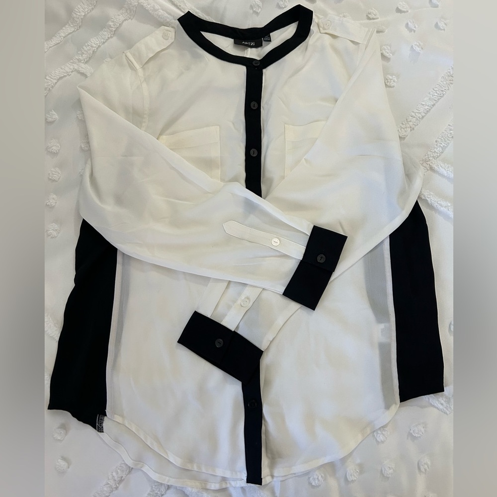 NWOT Apt 9 Petite Blouse
